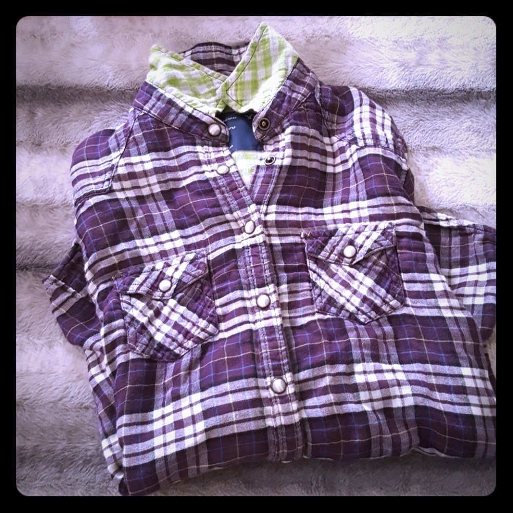 American eagle button up